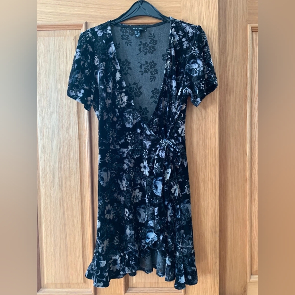 Floral Wrap Dress in Black and Gray